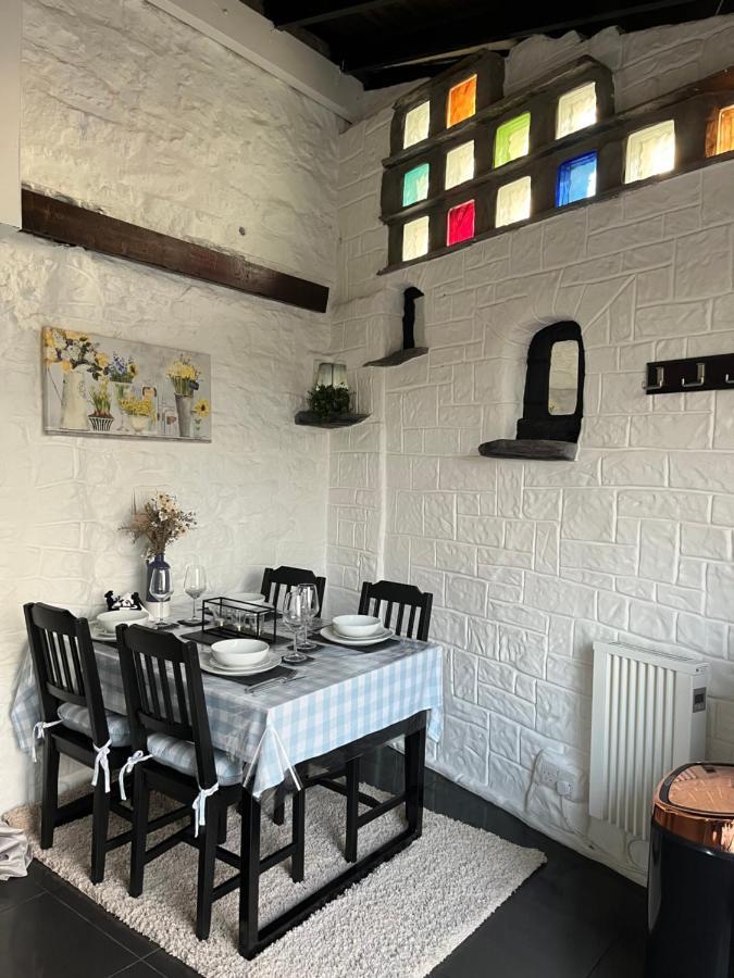 Old Nursery Coity Esterno foto